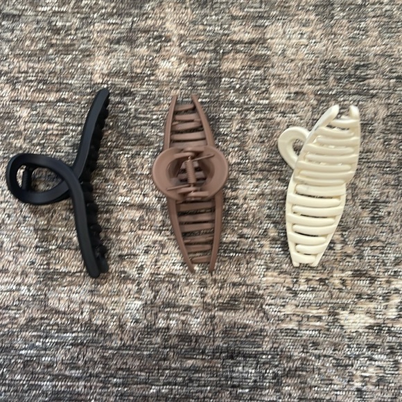 Set of 9 cream, brown and black claw clips - Picture 4 of 4